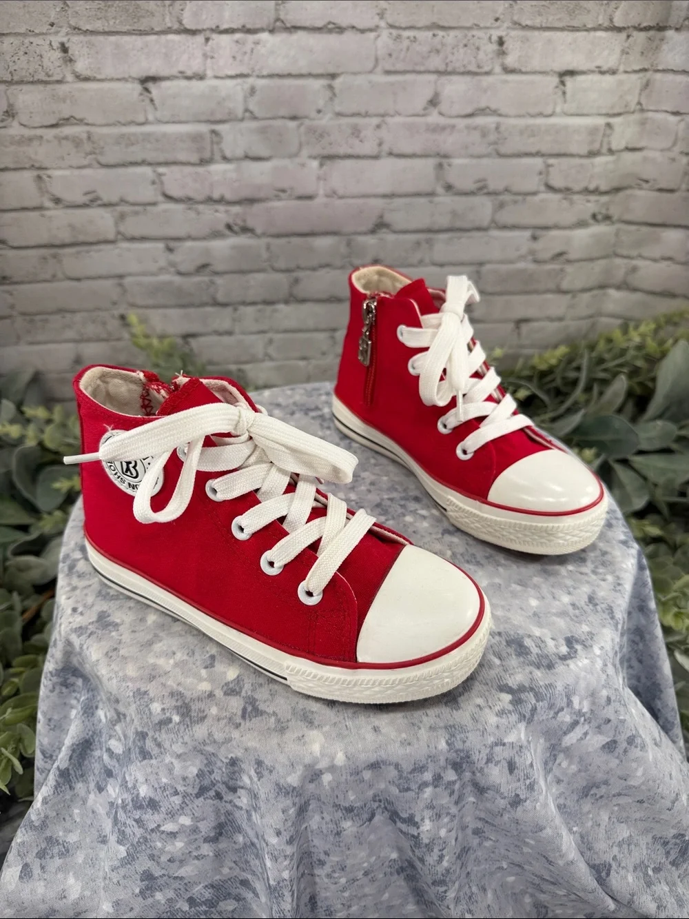 REN BEN - Red Canvas Classic Mid-High Fashion Sneakers - Boys 13M ❤️ EUC